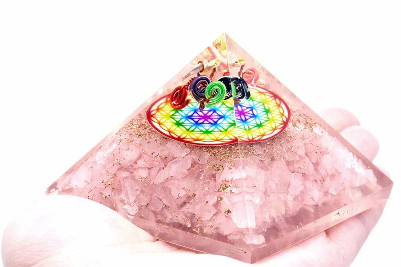 Orgonite Pyramid Rosa Quartz Rainbow Fiore of Life 70 mm — foto 1