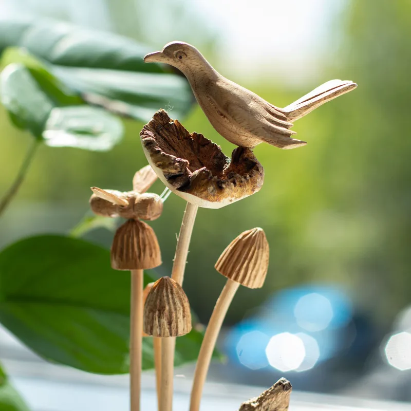 Fatto a mano Parasite Legno Art Carving Bird & Bee on Mushrooms — foto 3