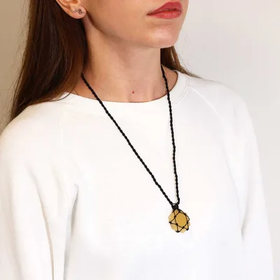 Laced Gemstone Hexagon Pendant - Yellow Quartz — foto 1