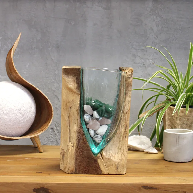 Molton Glass V-shaped Art Vase on Legno — foto 3
