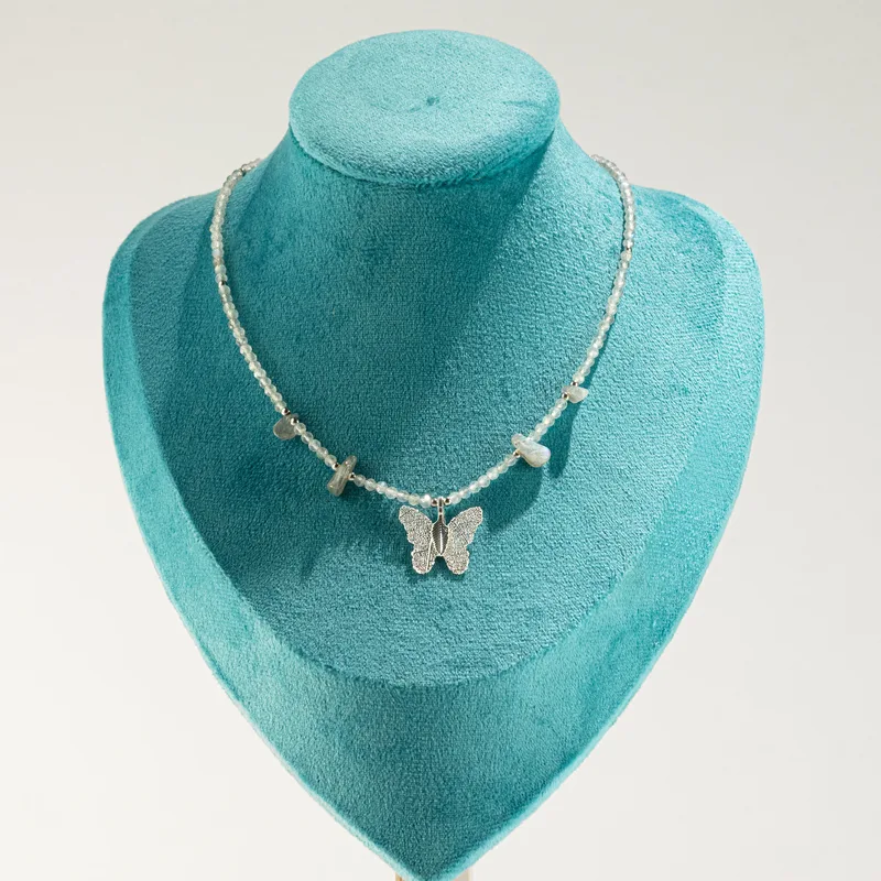 Collana Nymph con Pietra Naturale Labradorite e Ciondolo Farfalla con Foglia Vera — foto 5
