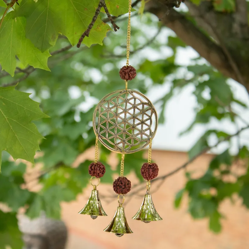 Indian Chimes Brass Fiore of Life with Rudraksha Beads 3 Bells 6x27cm — foto 2
