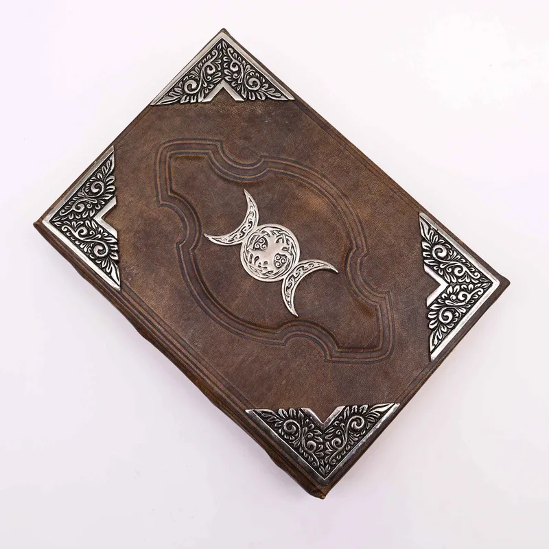 Heafty Brown Tan Book - Zinc Triple Moon Decor - 200 Deckle Edges Pages - 26x18cm — foto 4