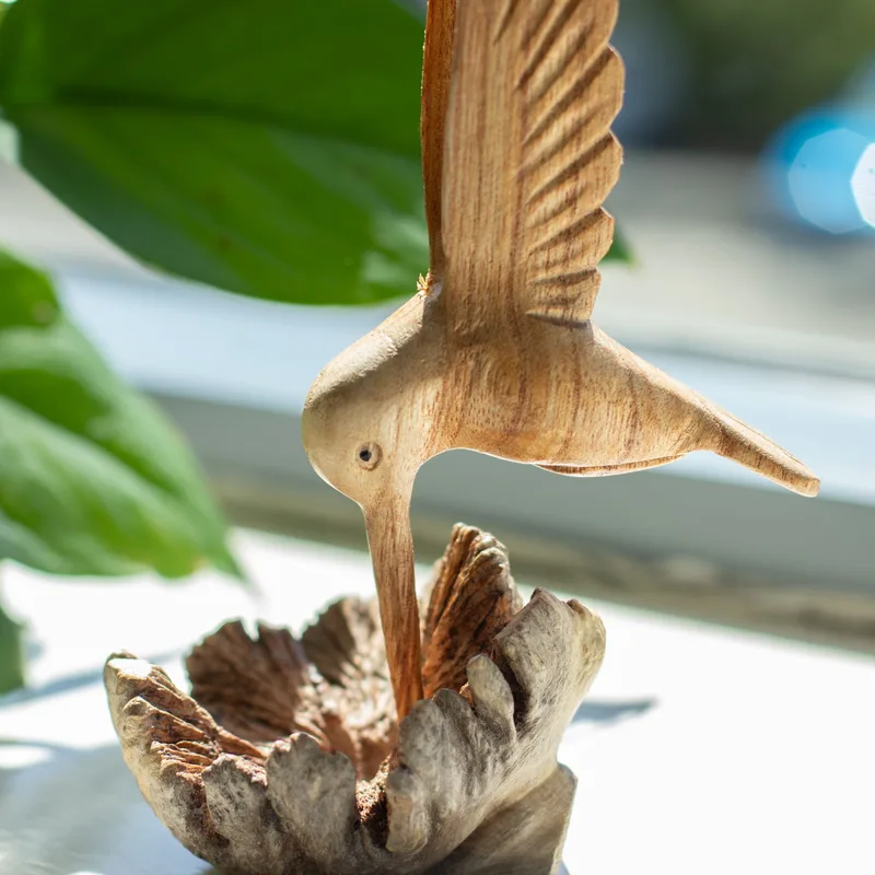 Fatto a mano Parasite Legno Art Carving Nectar Drinking Hummingbird — foto 4