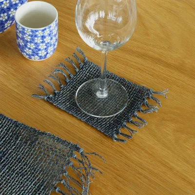 Set di 4 sottopiatti in paglia seagrass con frange naturali - carbone