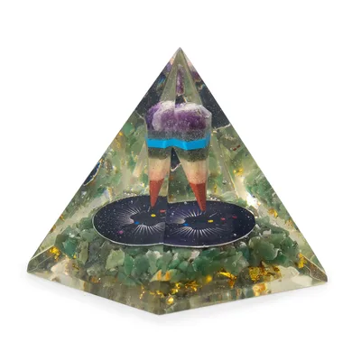 Med Organite Pryamids 7x6cm Pendulum Verde Adventurine Chips
