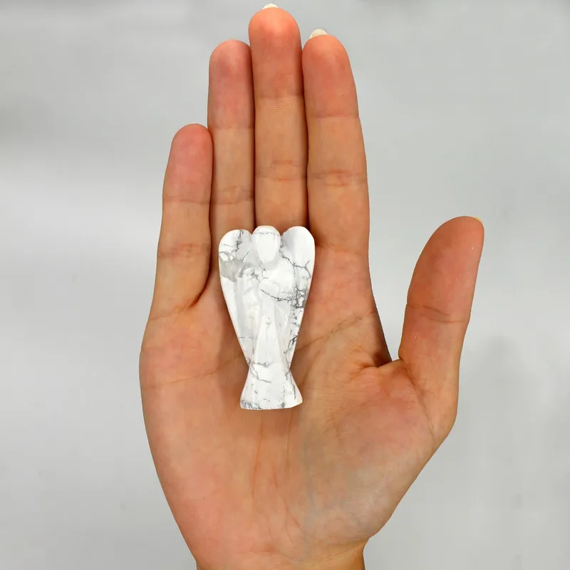 Hand Carved Gemstone Angel - Bianco Howlite — foto 1