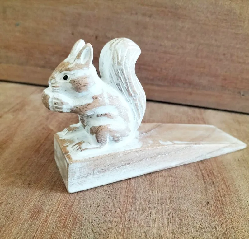 Hand carved Doorstop - Squirrel — foto 1