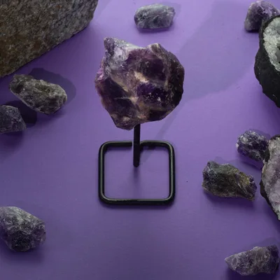 Mineral Specimen on Metal Stand - Amazonite — foto 3