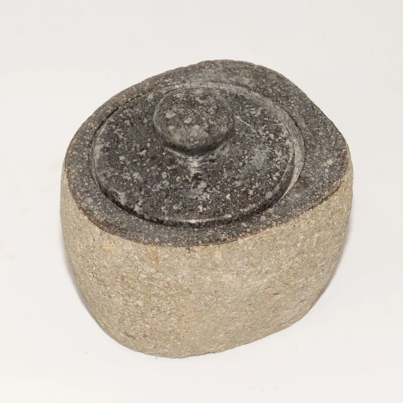Naturale Riverstone Grounding Pot Small