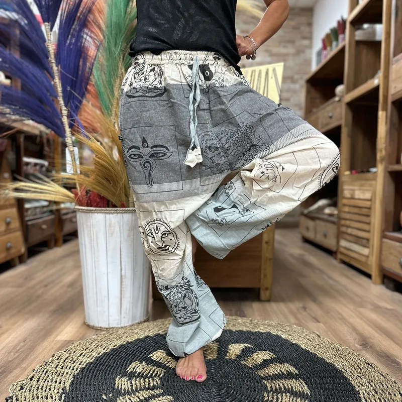 Pantaloni Yoga e Festival – Stampa Himalayana Alta su Grigio