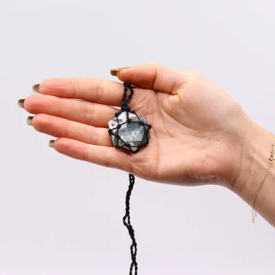 Laced Gemstone Hexagon Pendant - Moss Agate — foto 2