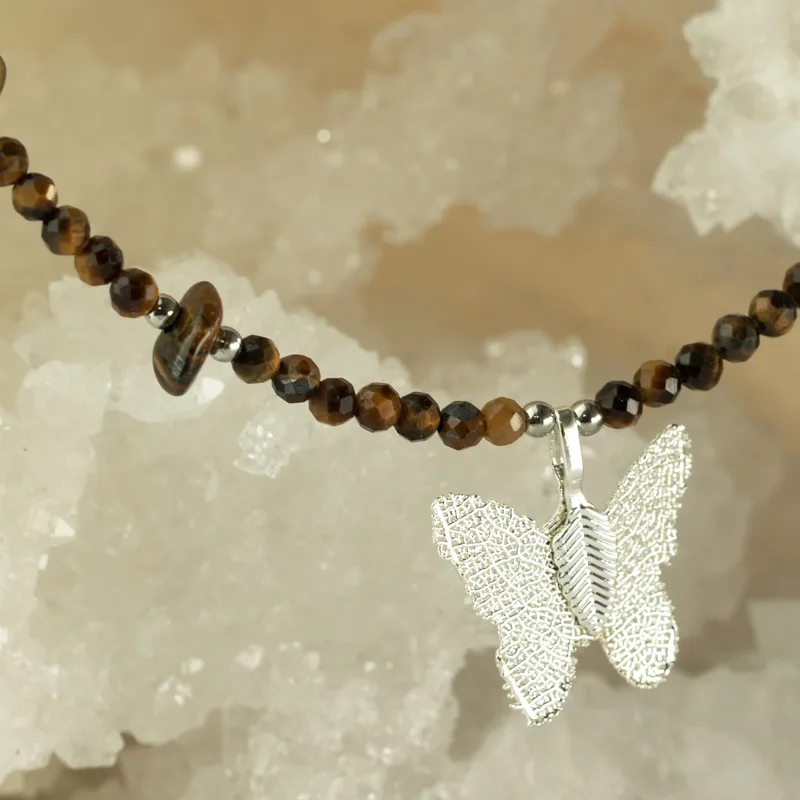 Collana con pietra opale tigre "Nymph" e ciondolo farfalla reale a foglie vere. — foto 4