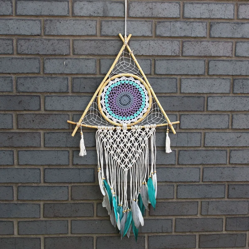 Protection Dream Cather Lrg Macrame Pyramid White/Turquoise