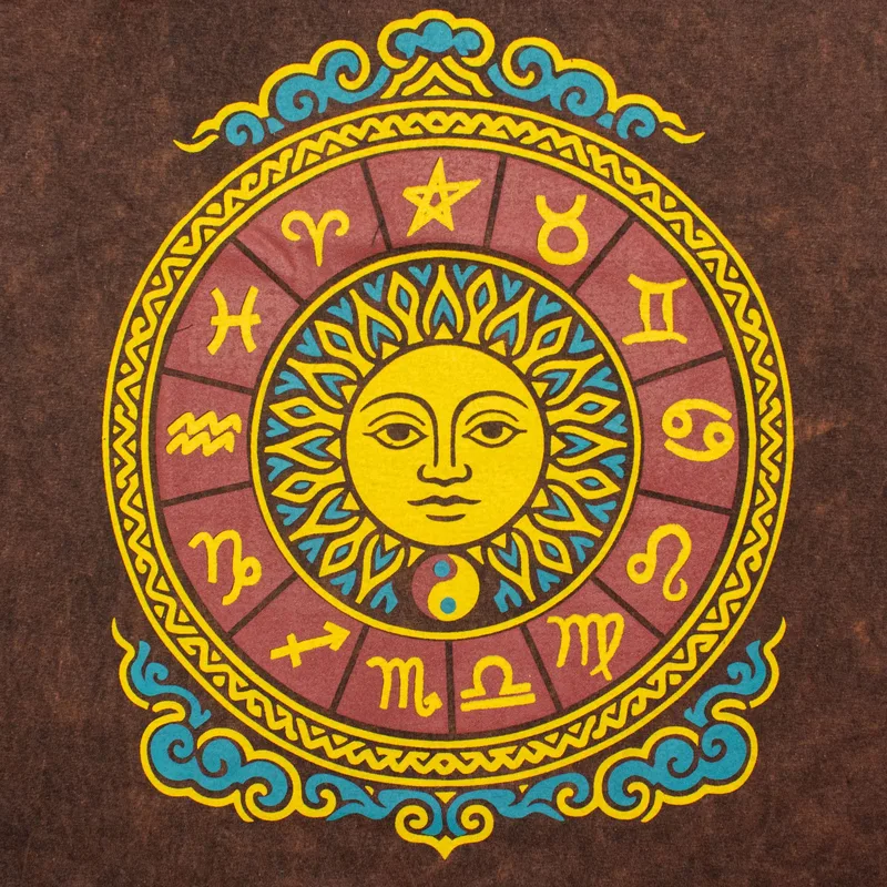 Nomad Sari Stonewashed Cotton T-Shirt Sun & Zodiac Brown Small — foto 2