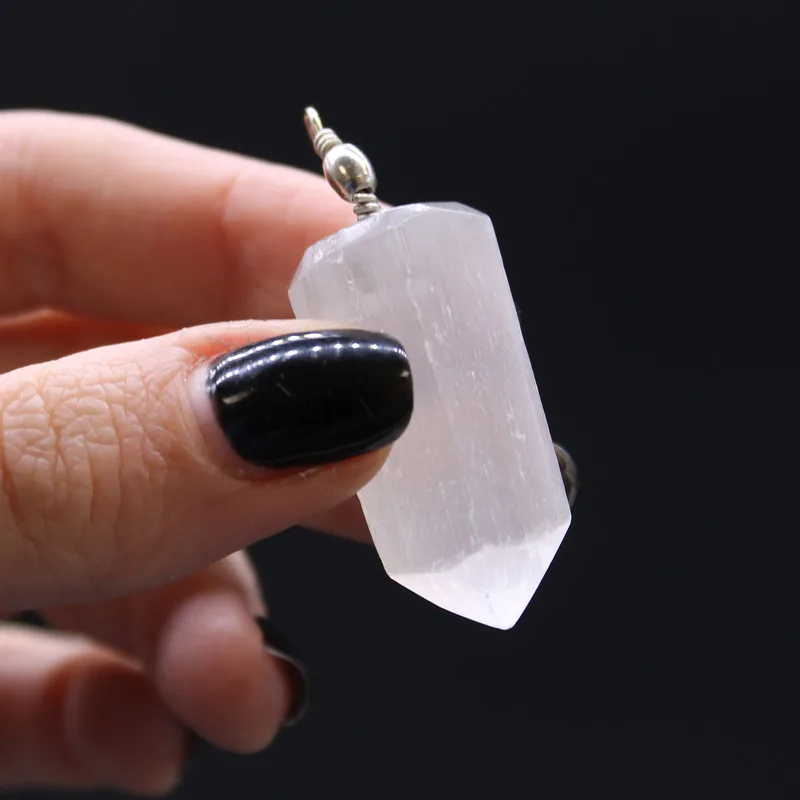 Selenite Obelix Pendent — foto 1