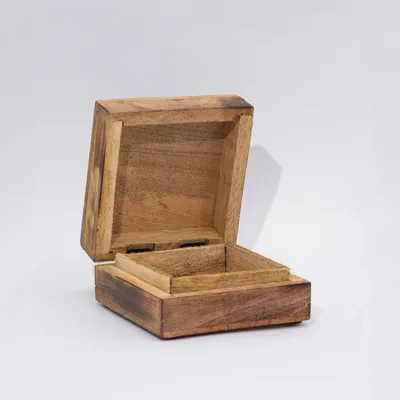 Small Enameled Square Scatola 10x10x4.2cm - Hop Hare