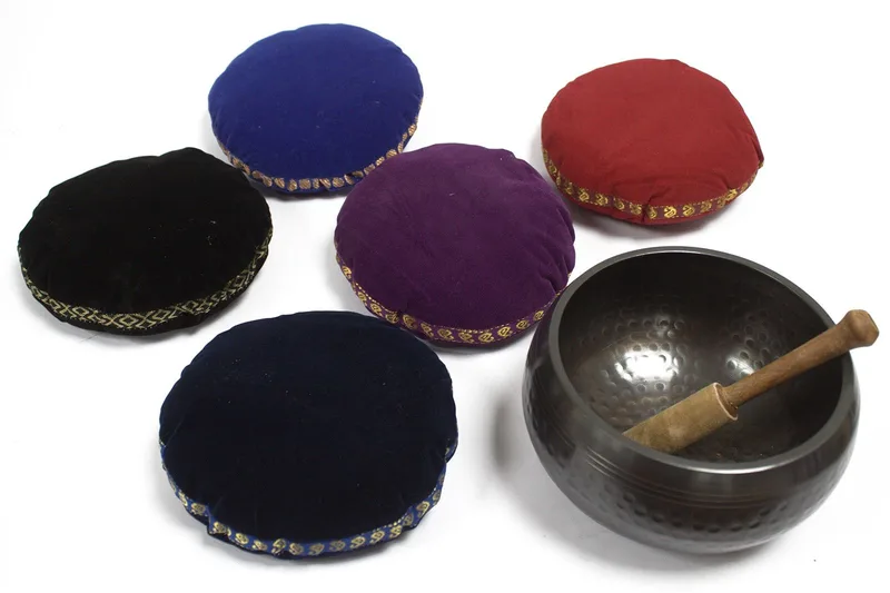 Singing Bowl Velvet Cushion - 16cm — foto 6