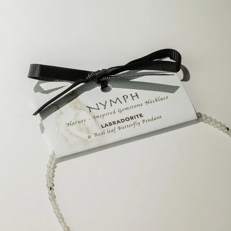 Collana Nymph con Pietra Naturale Labradorite e Ciondolo Farfalla con Foglia Vera — foto 2