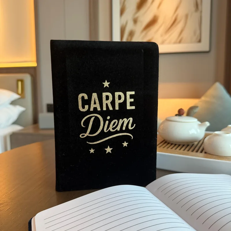 Nero Velvet Notebook - 80 pages - Carpe Diem — foto 2