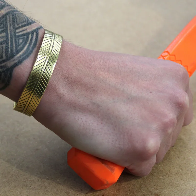 Brass Tibetan Bracelet Wide Tribal Leaf — foto 1