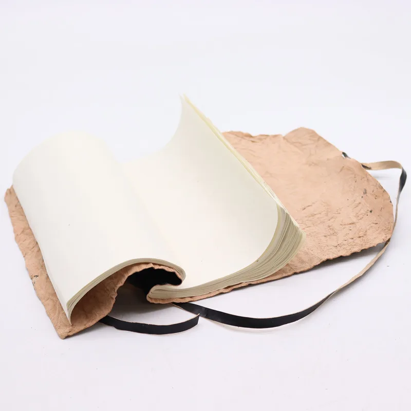 Rolled Leather Travel Notebook 96 pages Nero 21x15cm — foto 2
