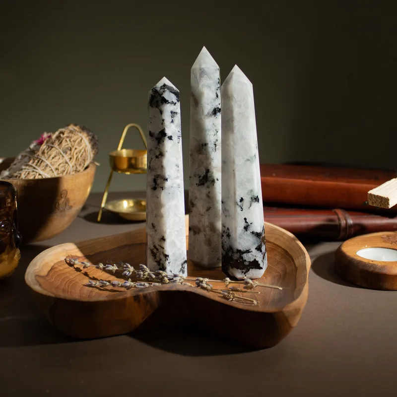 Gemstone Six Face Obelisk Point approx 17cm - Rainbow Moonstone — foto 3