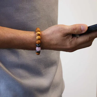 Bracciale in legno di cedro con chakra del cuore e quarzo rosa — foto 2