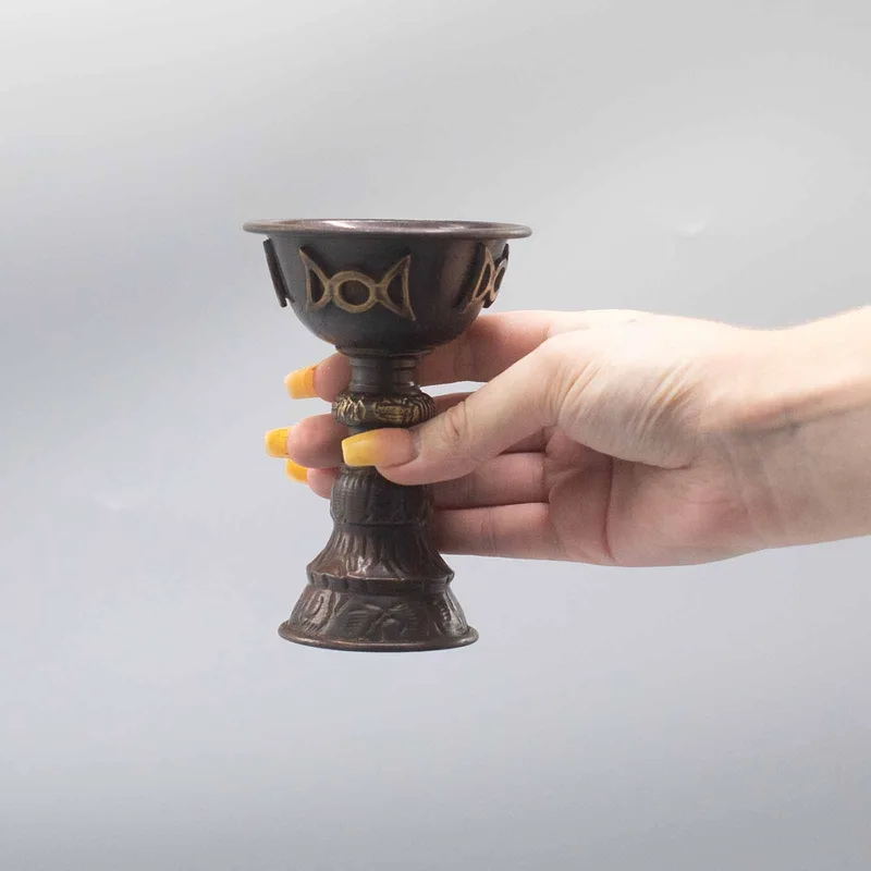 Antique Copper Ritual Goblet with Triple Moon 8x13cm — foto 1