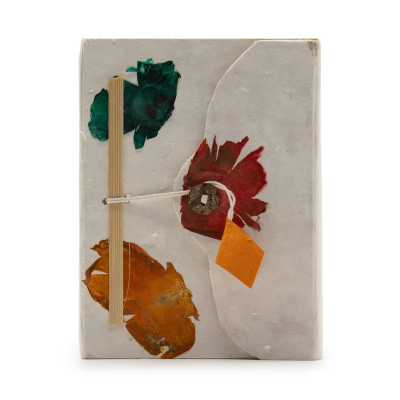 Med Lokta Button Lock Notebook (15x12cm) - 45 leafs - Crafted Real Himalayan Floral Design