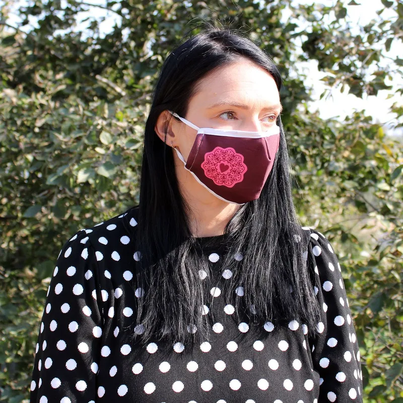 Reusable Fashion Viso Covering - Rosso Mandala Cuore (Adult)