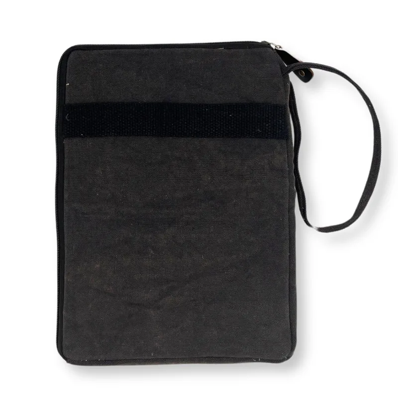 Stonewash Tablet Pouch Charcoal 21x29cm — foto 3