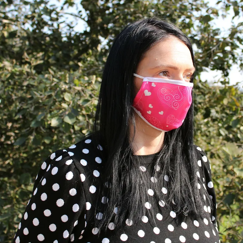 Reusable Fashion Viso Covering - Rosa Hearts (Adult)