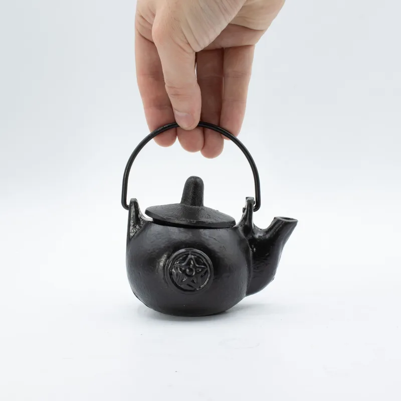 Small Cast Iron Ritual Pot with Pentagon 8x8x10cm — foto 4