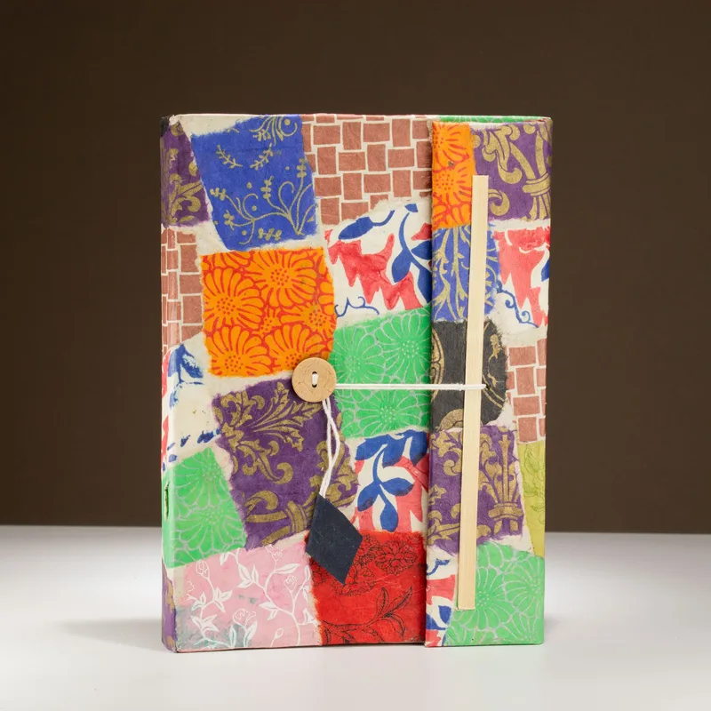 Lokta Patchwork Notebook – Large – 45 Leaves – Includes Bookmark – Multi Colour — foto 4