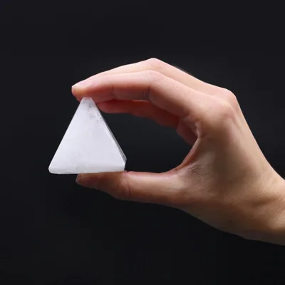 Selenite Pyramid - 5 cm — foto 1