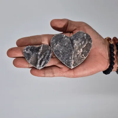 Small Calsite Hearts (approx 4-5cm) — foto 1