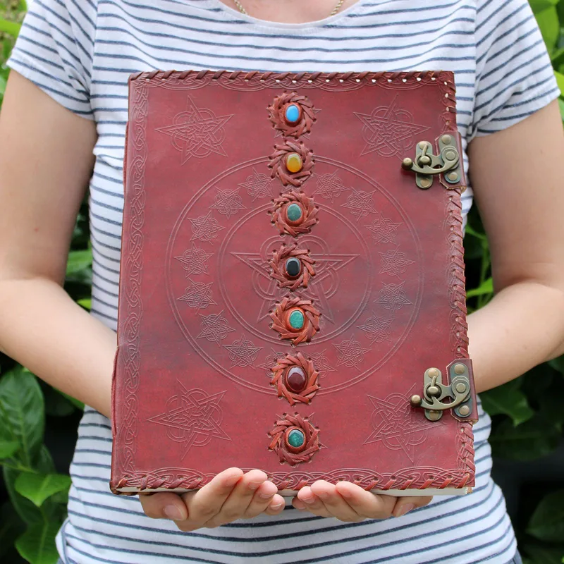 Huge 7 Chakra Leather Book 10x13 — foto 2