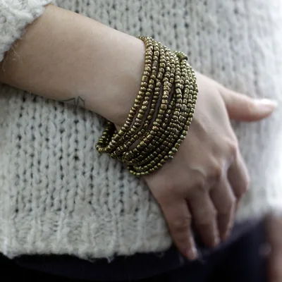 Multi-Bead Bangle Wooden Clasp - Asst Gold/Bronze — foto 1