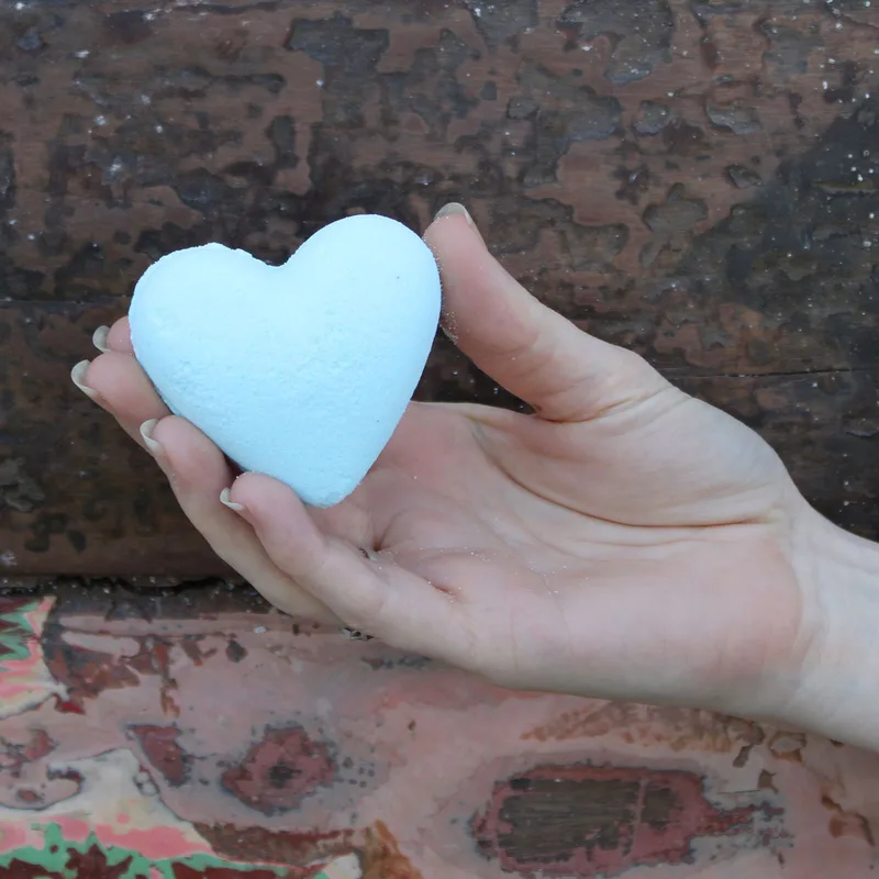 Love Heart Bagno Bomba 70g - Baby Powder