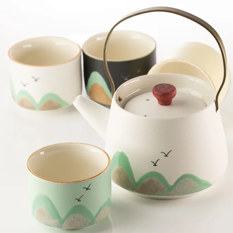 Thousand Miles - Tè Set - Four Cups - Ceremonial Cloth & Bamboo Grip
