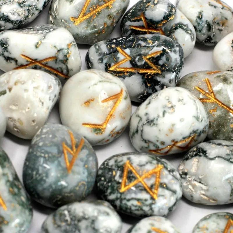 Runes Stone Set in Pouch - Albero Agate