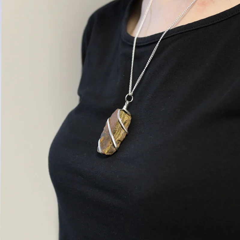 Cascade Wrapped Gemstone Necklace Rough Tiger Eye — foto 1