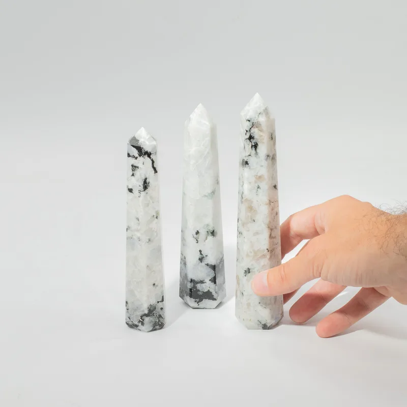 Gemstone Six Face Obelisk Point approx 17cm - Rainbow Moonstone — foto 1