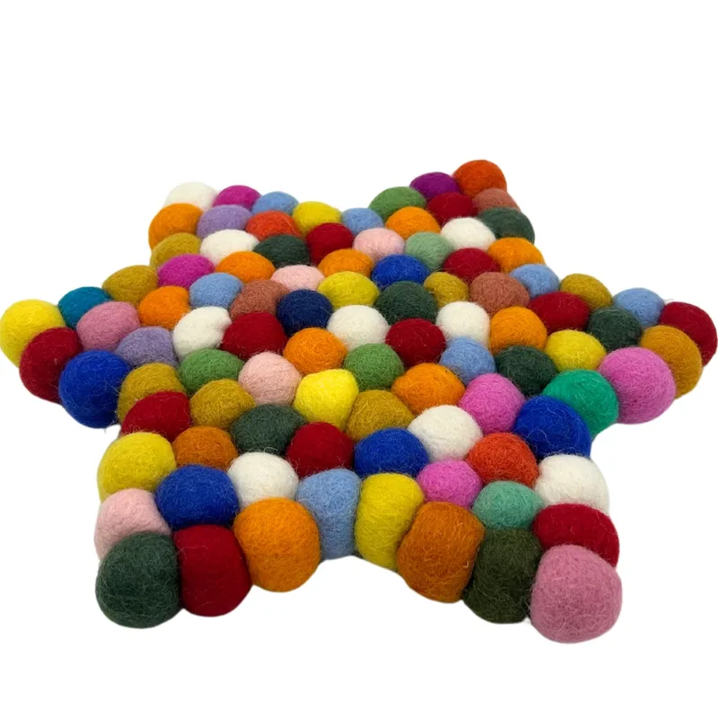 Felt Ball Star Centre Mat Multi Colour — foto 2