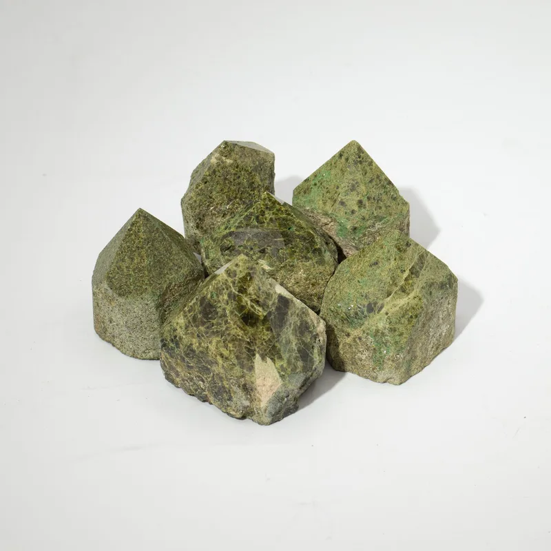 Gemstone Top Polished Points Epidote A grade — foto 4
