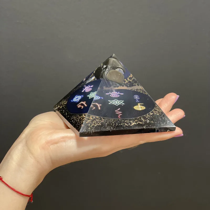 Orgonite Pyramid Midnight Reiki 90mm