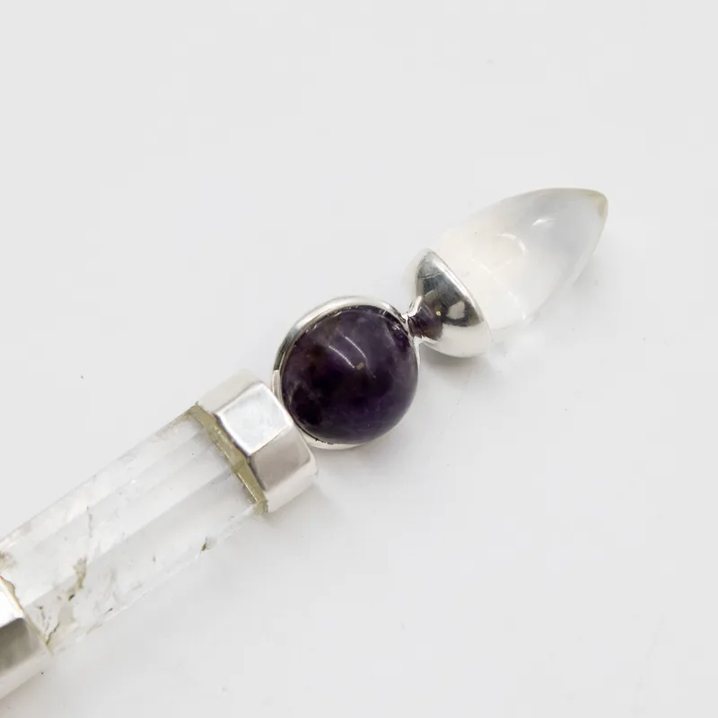 Axis of Grace Wand Amethyst & Rosa Quartz Spheres, Quartz Stem 12cm — foto 3