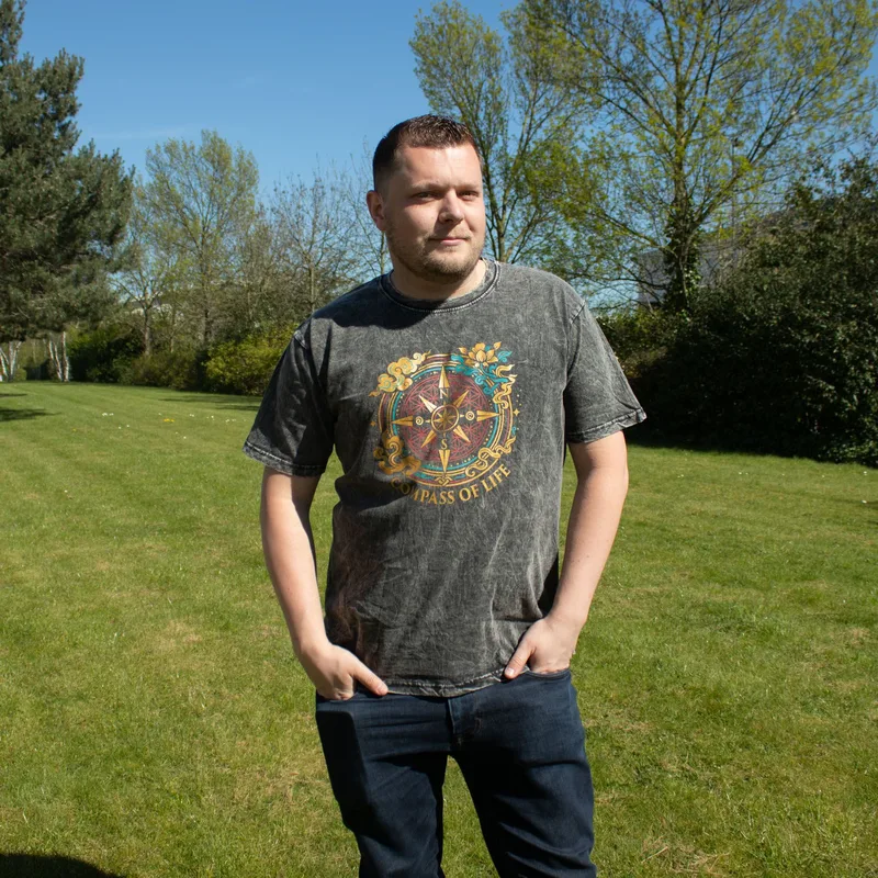 Nomad Sari Stonewashed Cotton T-Shirt Compass of Life Charcoal XL — foto 2