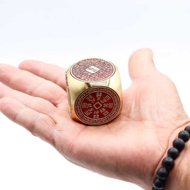 Feng Shui Fortune Red & Brass Prosperity Cube Flat — foto 3